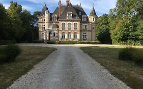Chateau De Praslins